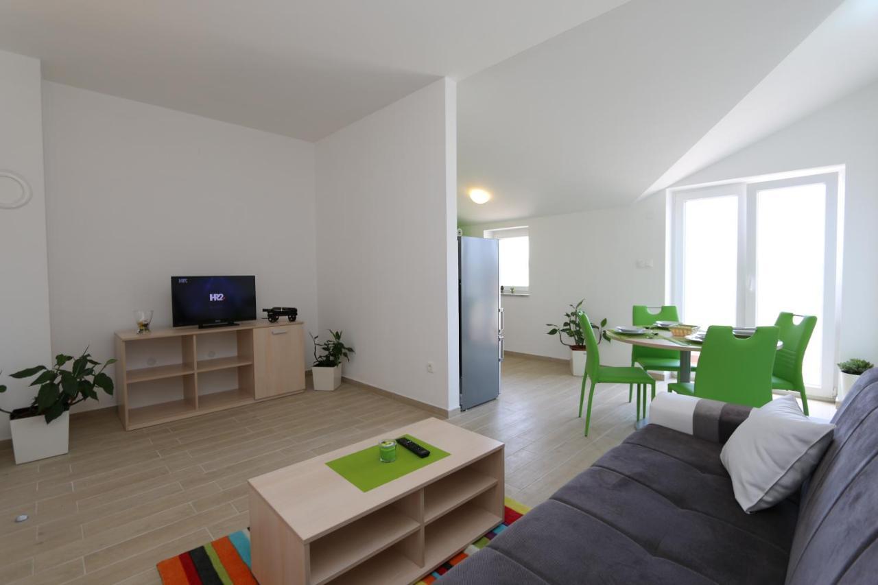 Apartments Sucic Iva I Tea Soline  Ngoại thất bức ảnh