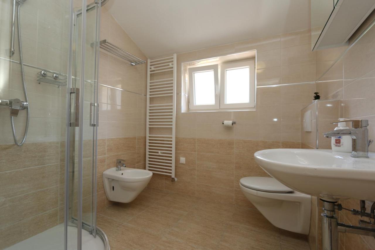 Apartments Sucic Iva I Tea Soline  Ngoại thất bức ảnh