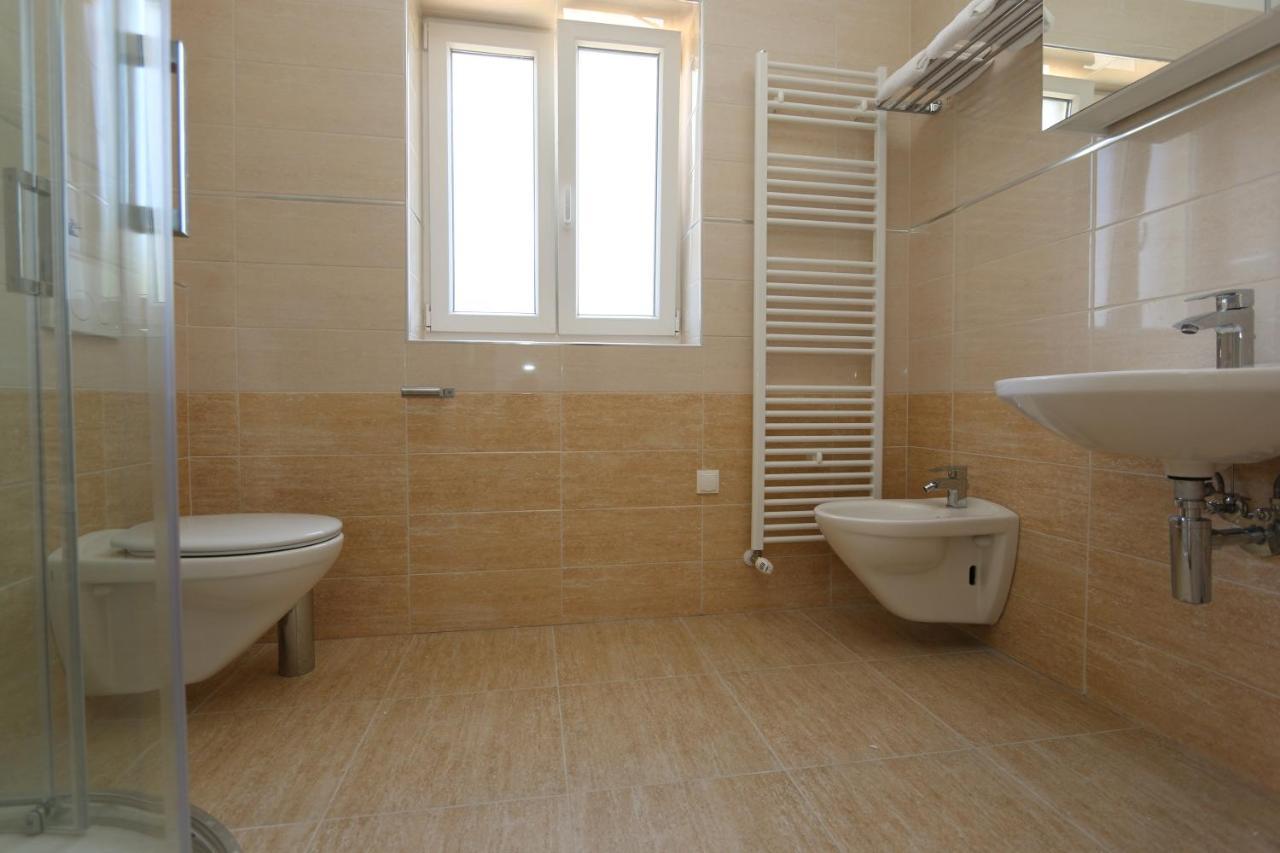 Apartments Sucic Iva I Tea Soline  Ngoại thất bức ảnh